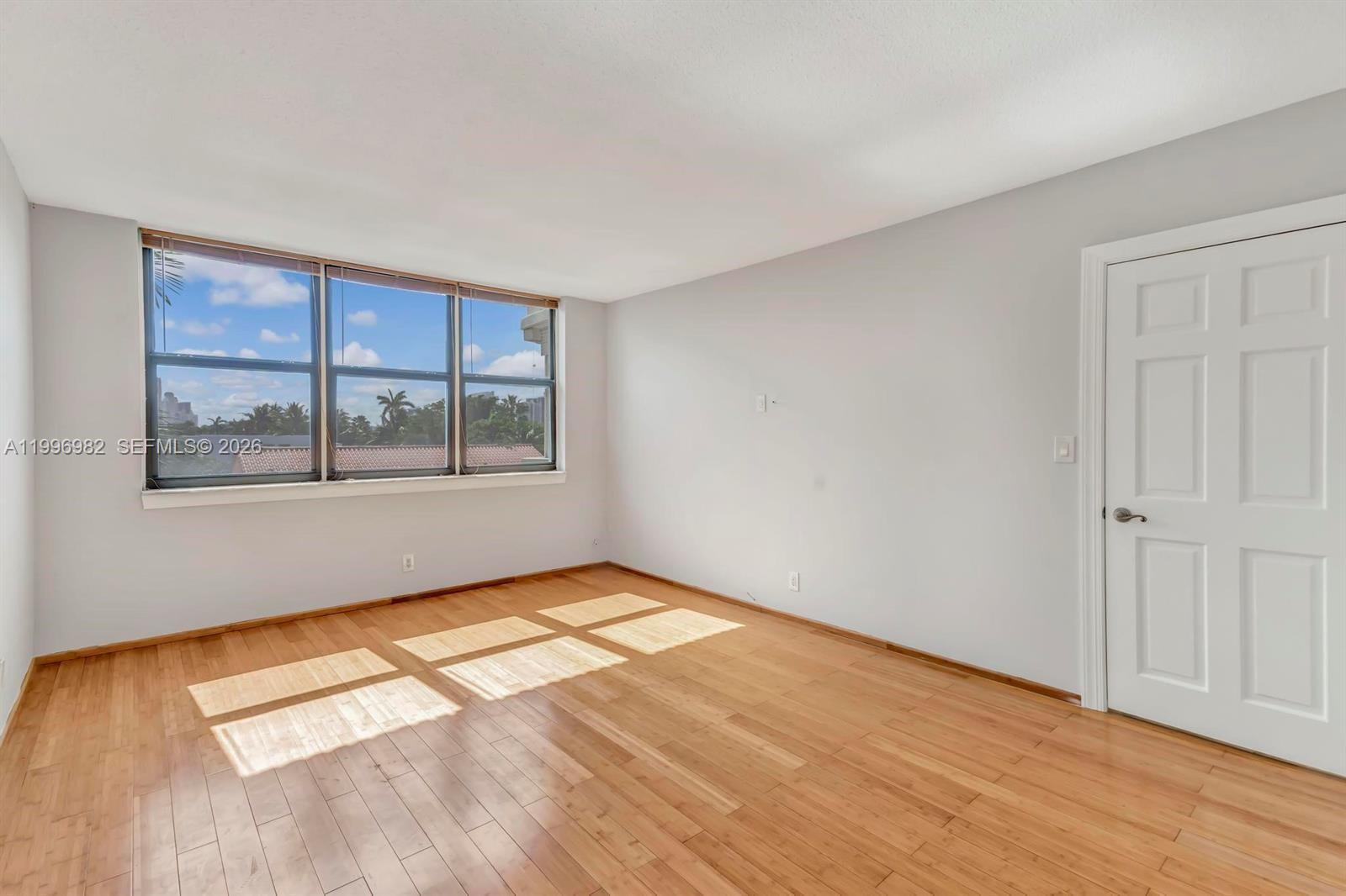 GOLDEN VIEW CONDO - Residential