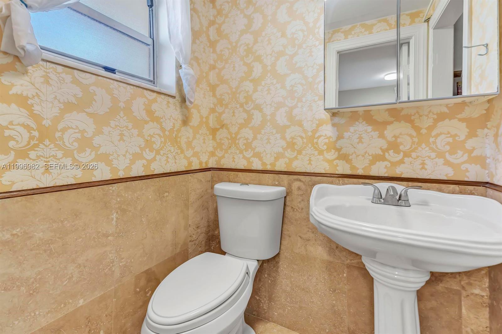 GOLDEN VIEW CONDO - Residential