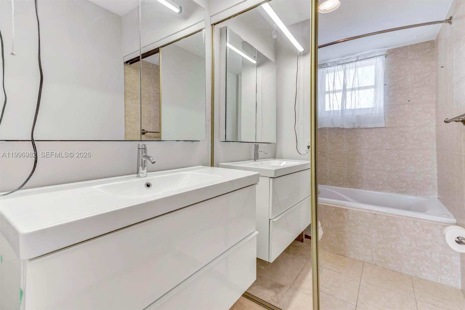 GOLDEN VIEW CONDO - Residential