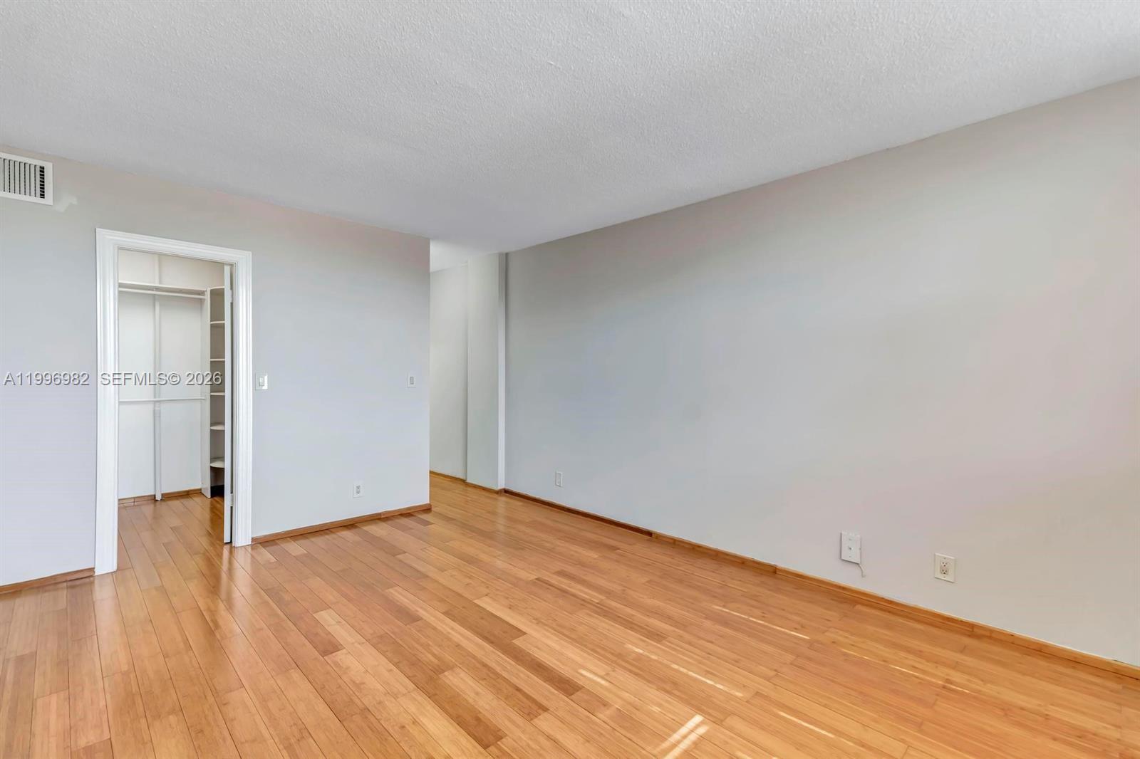 GOLDEN VIEW CONDO - Residential