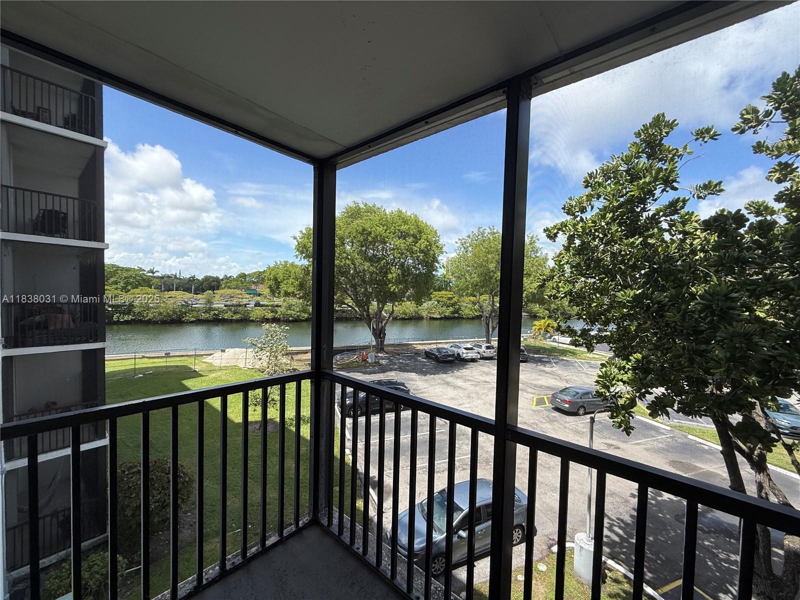 Aamazing 2/2 remodeled brand new unit in the heart of Aventura and Turnberry Golf Circle. Spacious rooms and plenty of storage inside the bedrooms. Granite counter top and wood cabinets and stainless steel appliances. Aventura Mall is 5 minutes walk. A+ rating schools in the neighborhood. Rent includes wifi/cable/water and assigned parking.Very easy to show. On lockbox..