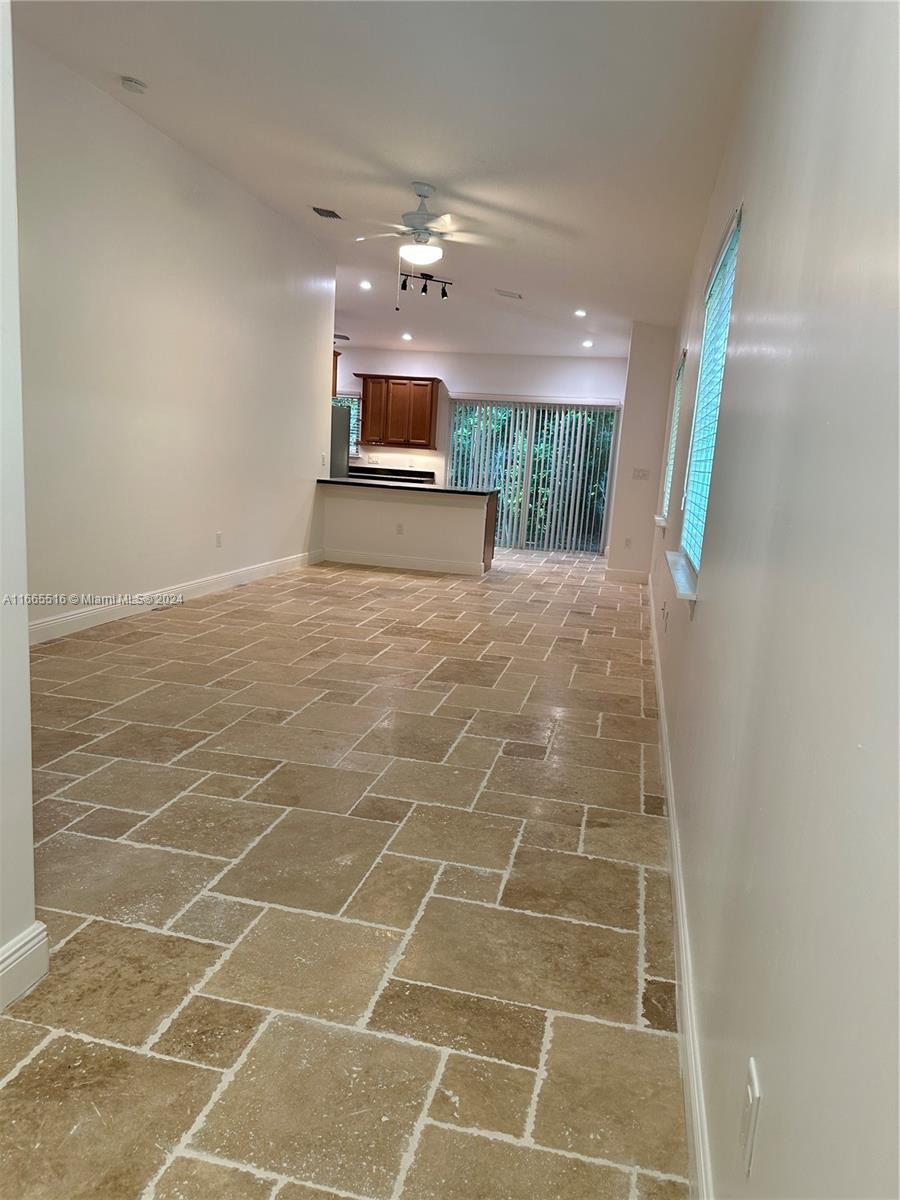SOUTH CREEK VILLAGE - Residential Lease