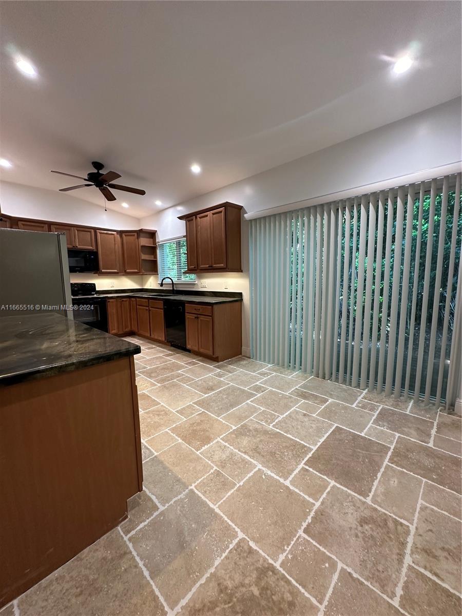 SOUTH CREEK VILLAGE - Residential Lease
