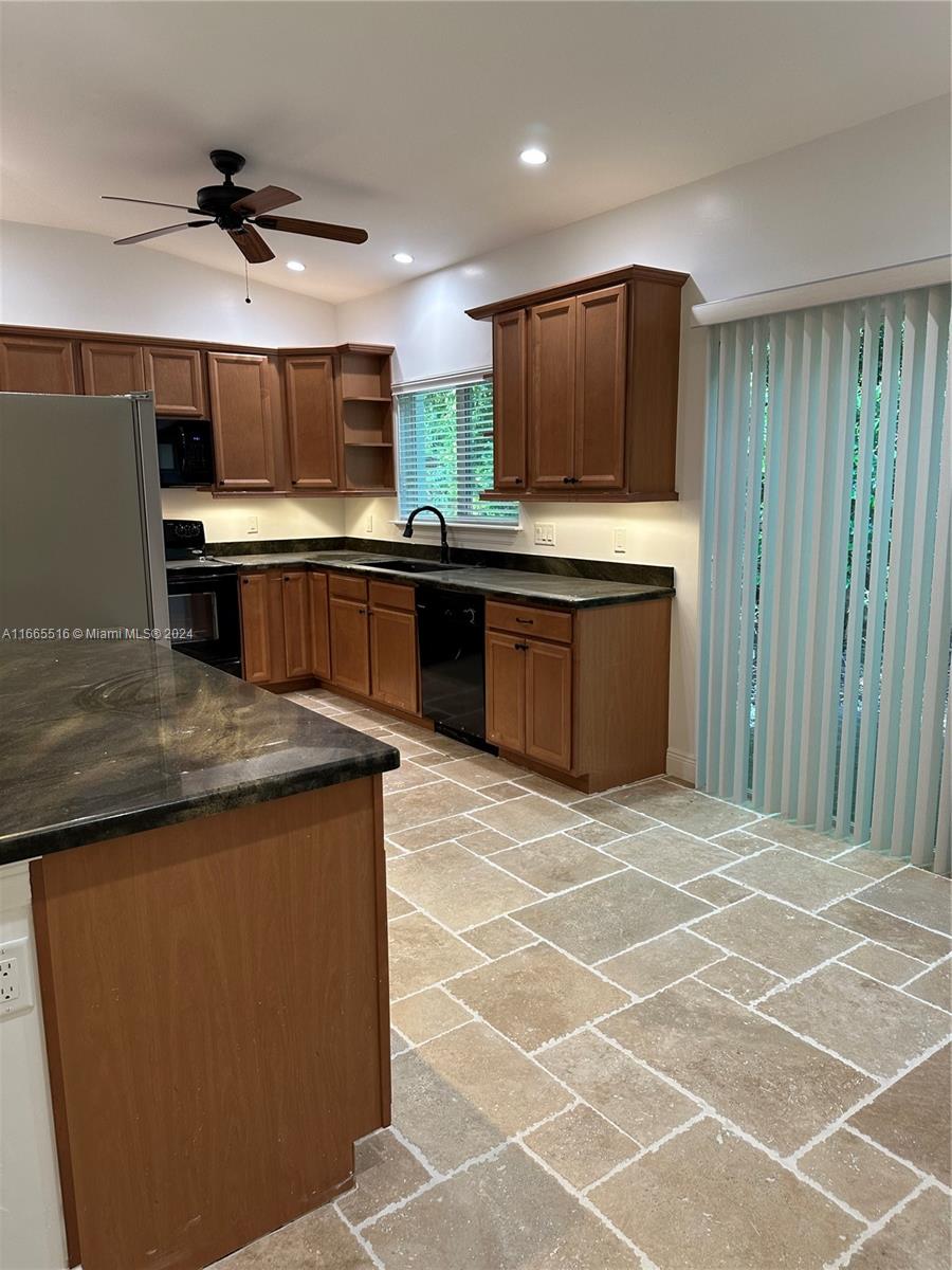 SOUTH CREEK VILLAGE - Residential Lease