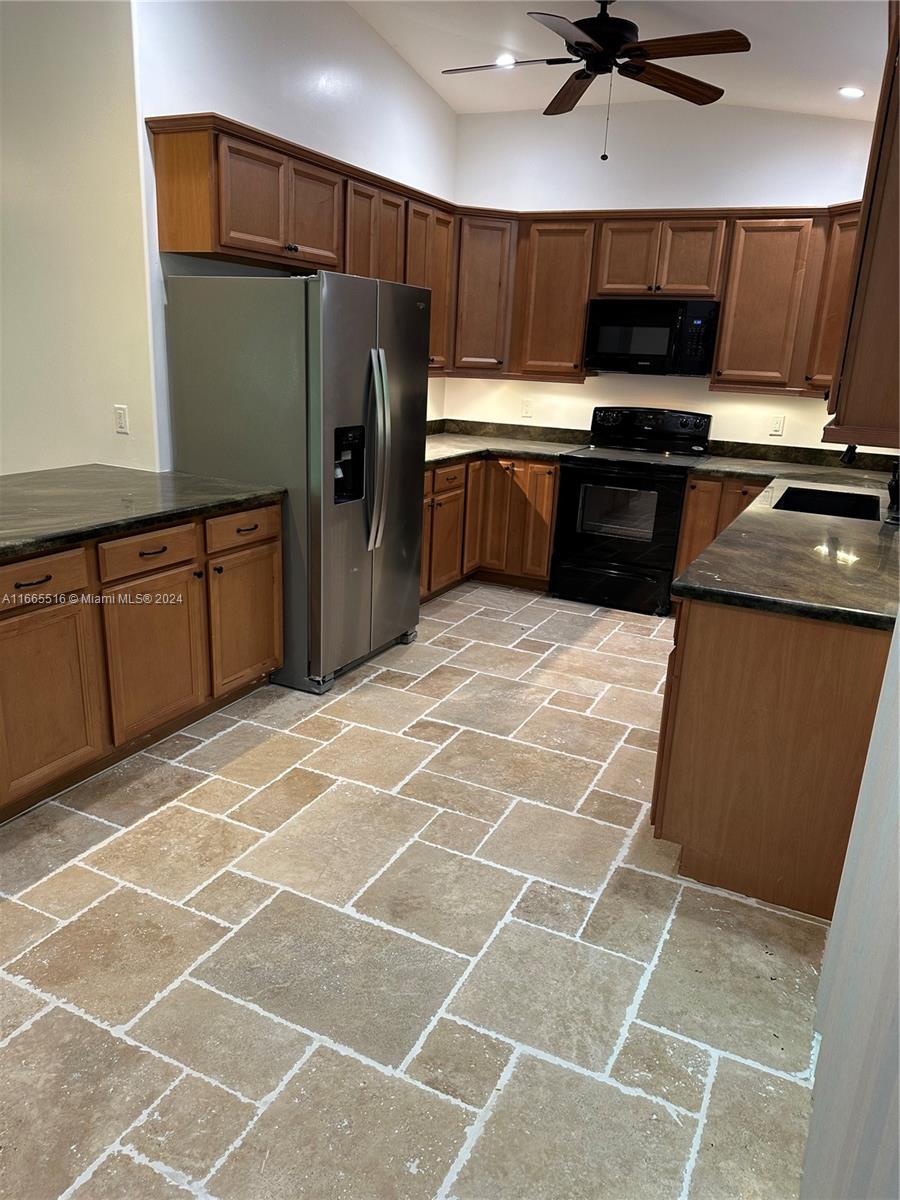 SOUTH CREEK VILLAGE - Residential Lease