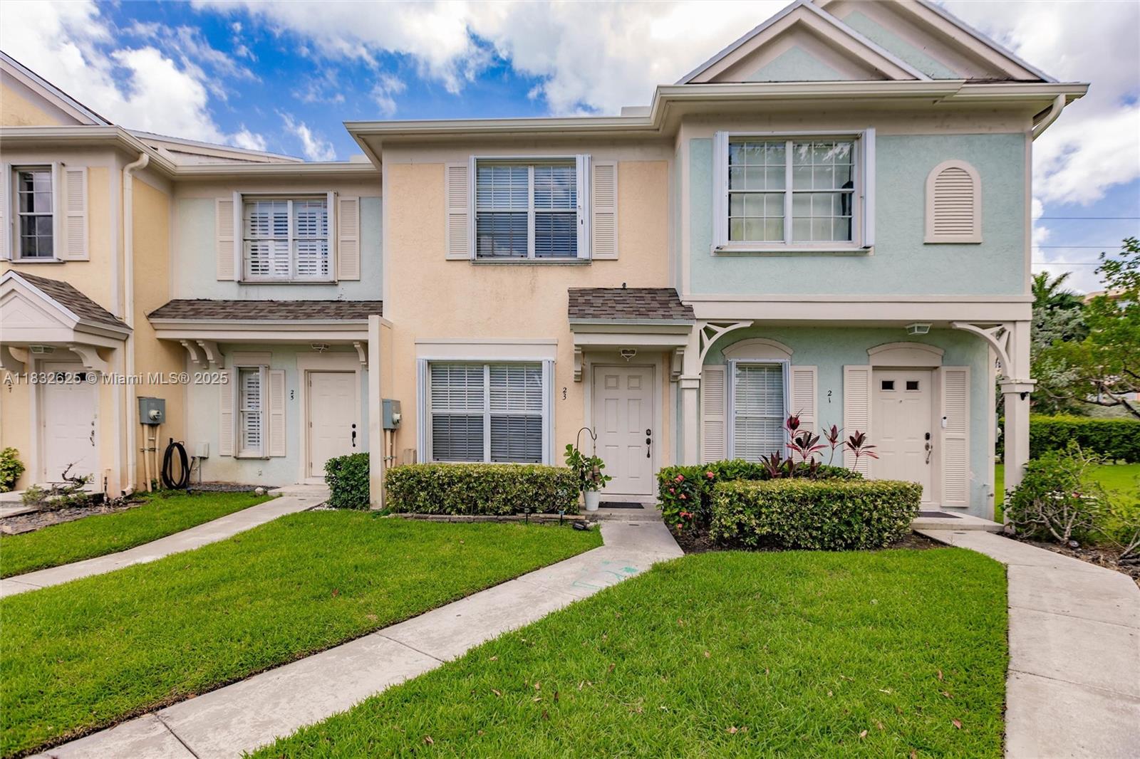 Beautifully upgraded 2BD/1.5BA townhome in Coconuts at Bonaventure, one of Weston's most desirable communities. Featuring a modern kitchen with stainless steel appliances, granite countertops and sleek cabinetry, plus wood-look flooring throughout, new AC, and accordion shutters for added value and peace of mind. Located in a top-rated A+ school district, close to parks, shopping, dining and the Bonaventure Golf & Country Club.
Enjoy full access to the Bonaventure Town Center Club, offering resort-style amenities: clubhouse, multiple pools, fitness center, tennis & basketball courts, bowling alley, and more.
Investor-friendly with no HOA approval required and strong rental demand. Currently rented through February 2026 making it an ideal income-producing property from day one.