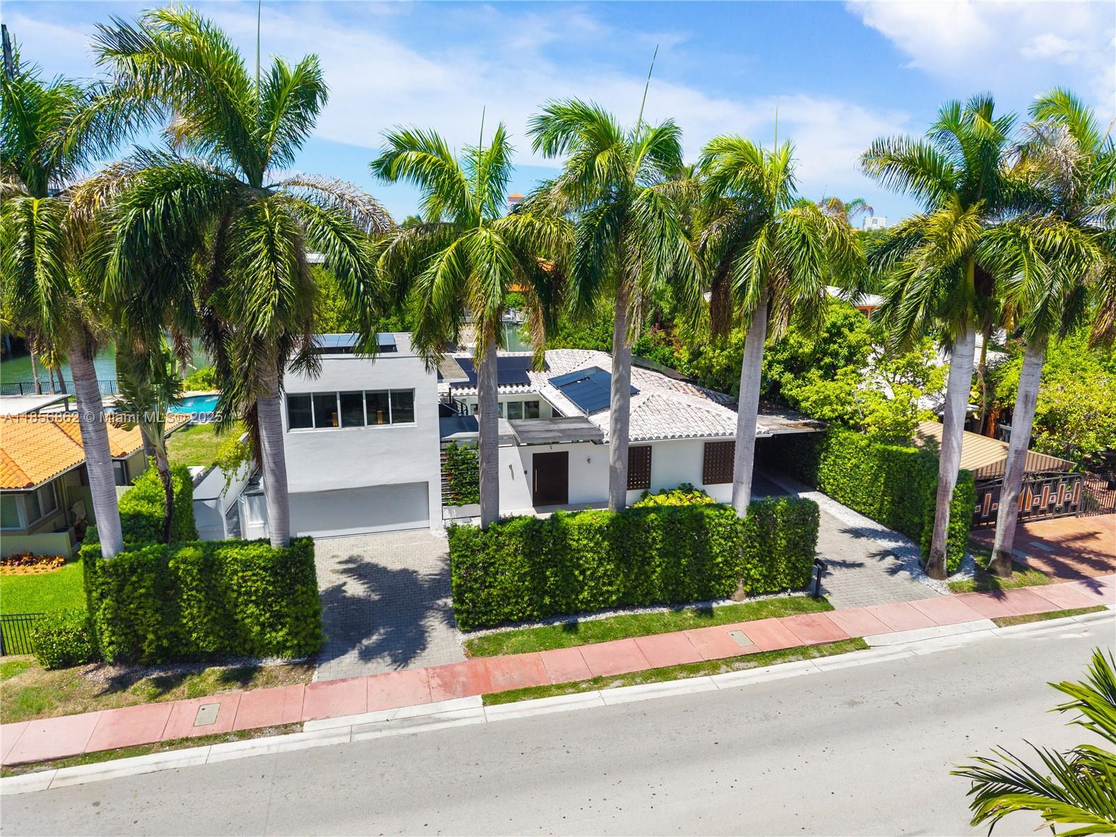 3220 Chase Ave