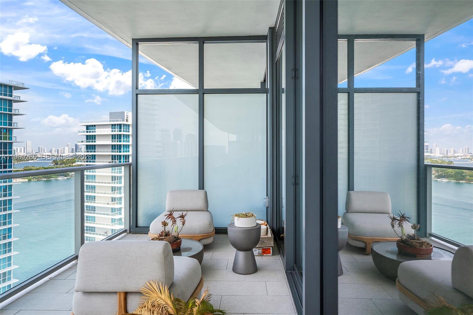 FIVE PARK - Residential