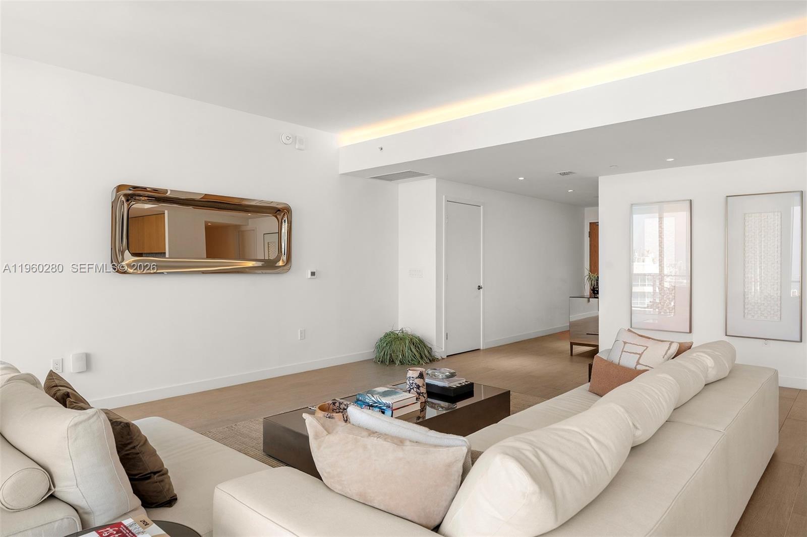 FIVE PARK - Residential