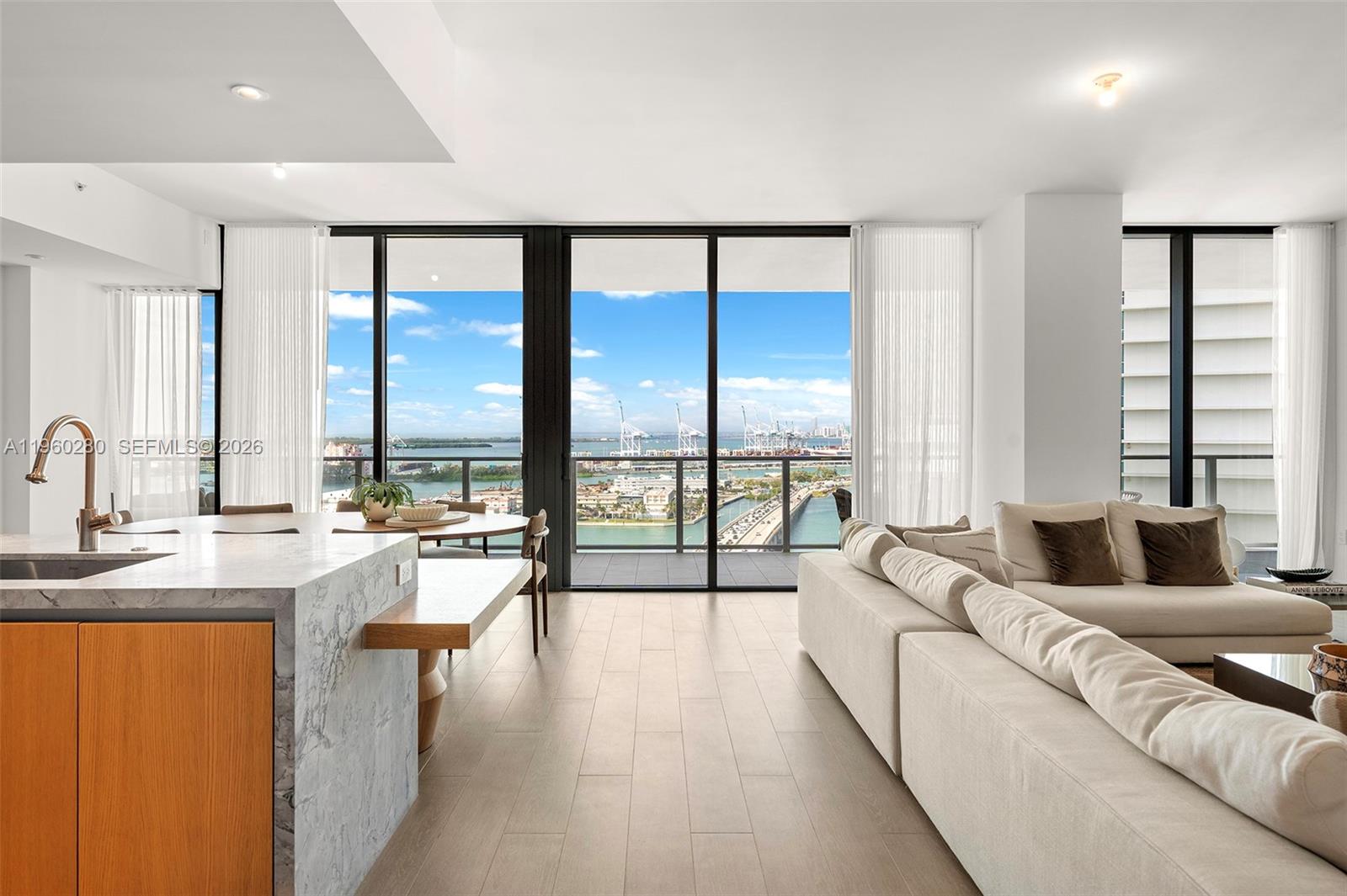 FIVE PARK - Residential