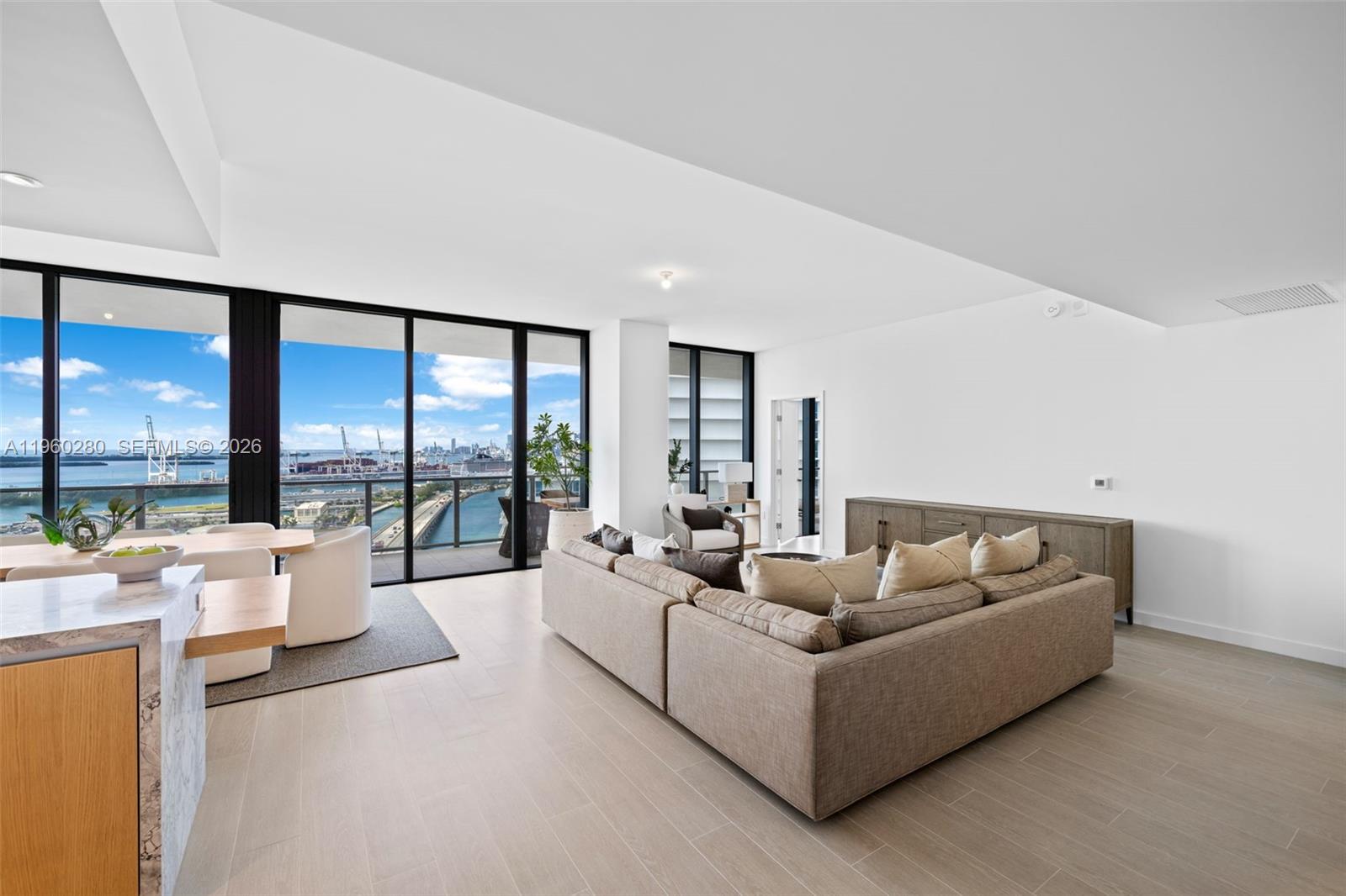 FIVE PARK - Residential