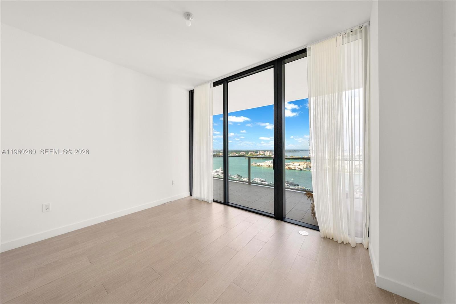 FIVE PARK - Residential