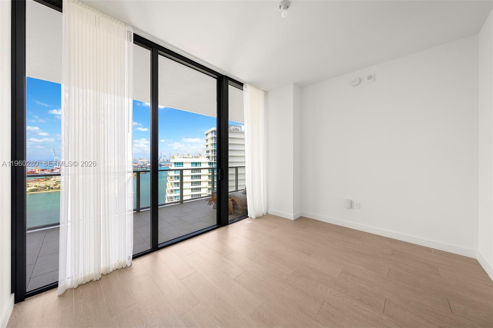 FIVE PARK - Residential