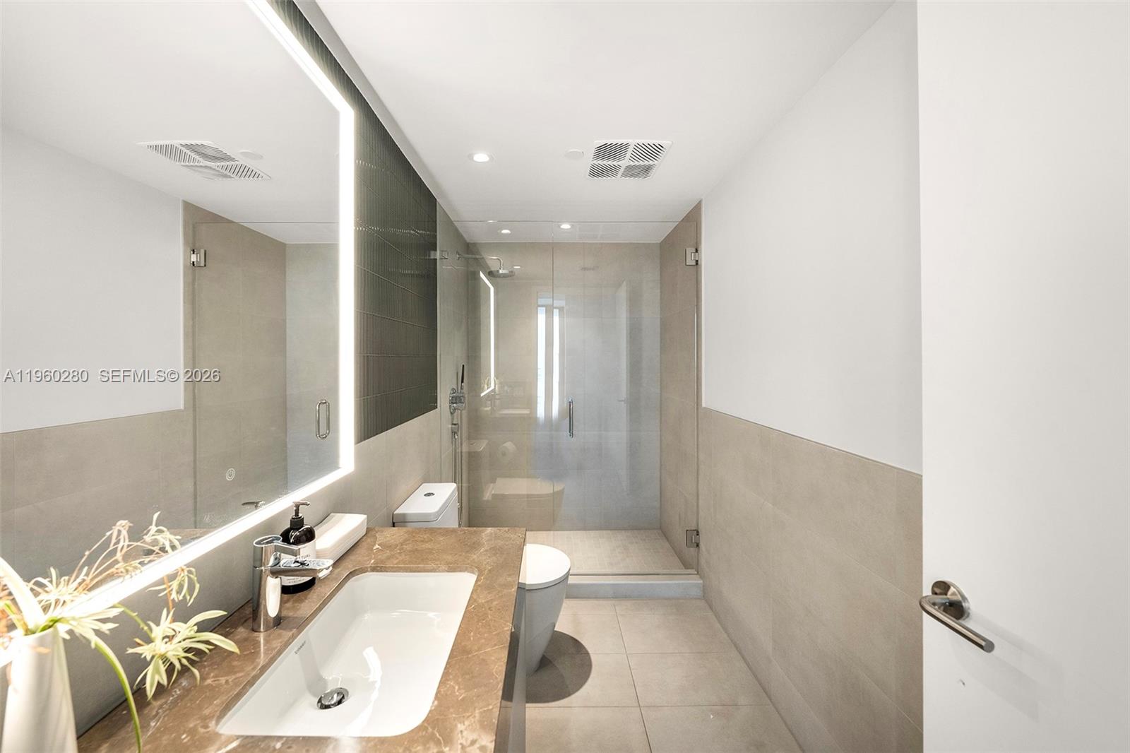 FIVE PARK - Residential