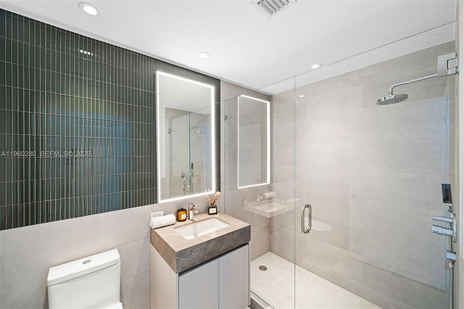 FIVE PARK - Residential