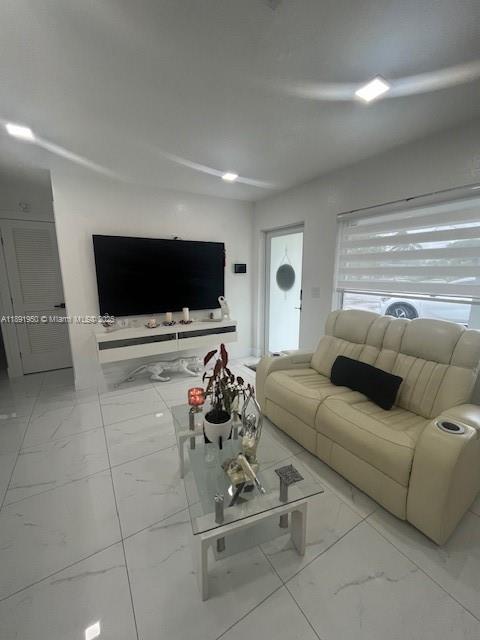 GUN CLUB EST - Residential