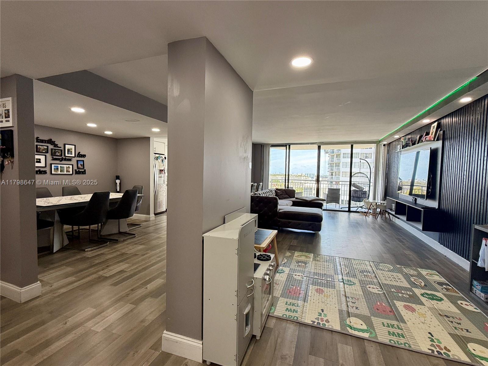 18071 Biscayne Blvd 804