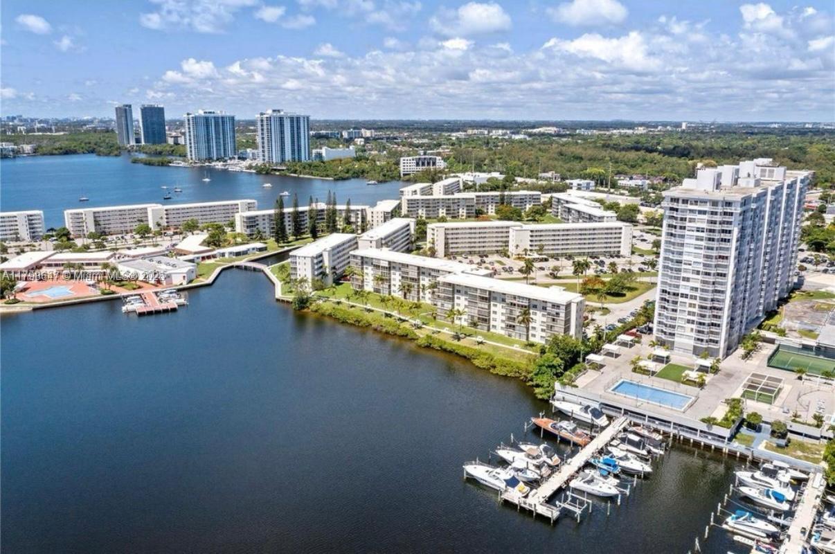 18071 Biscayne Blvd 804