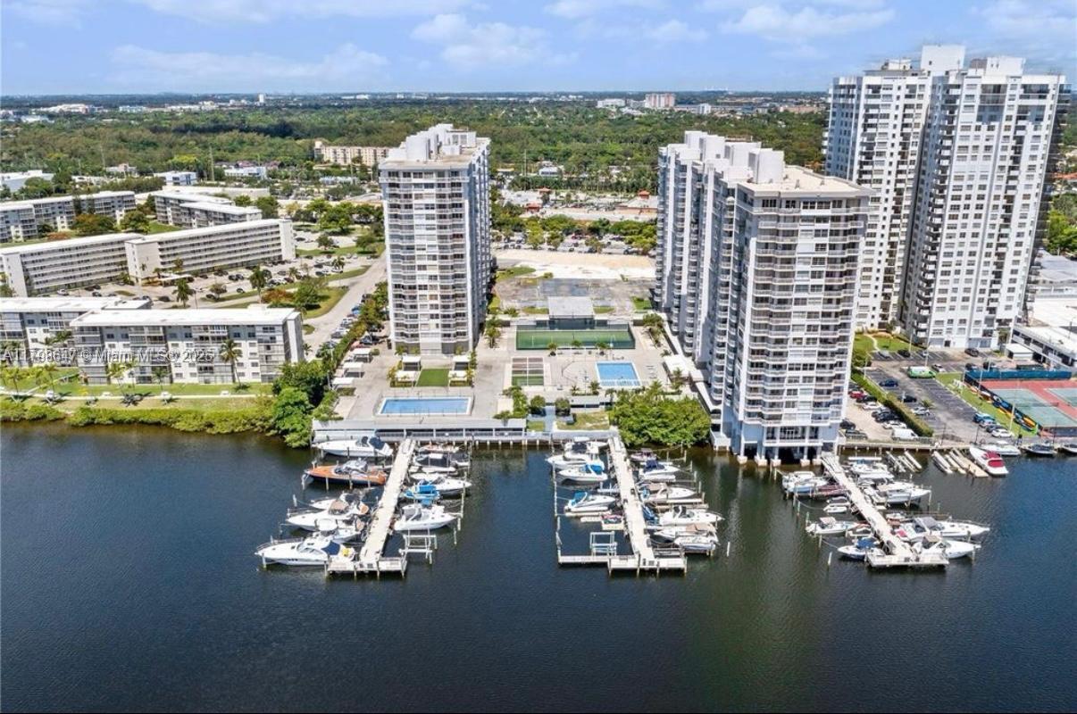 18071 Biscayne Blvd 804, Aventura, Miami-Dade County, Florida - 2 Bedrooms  
2 Bathrooms - 