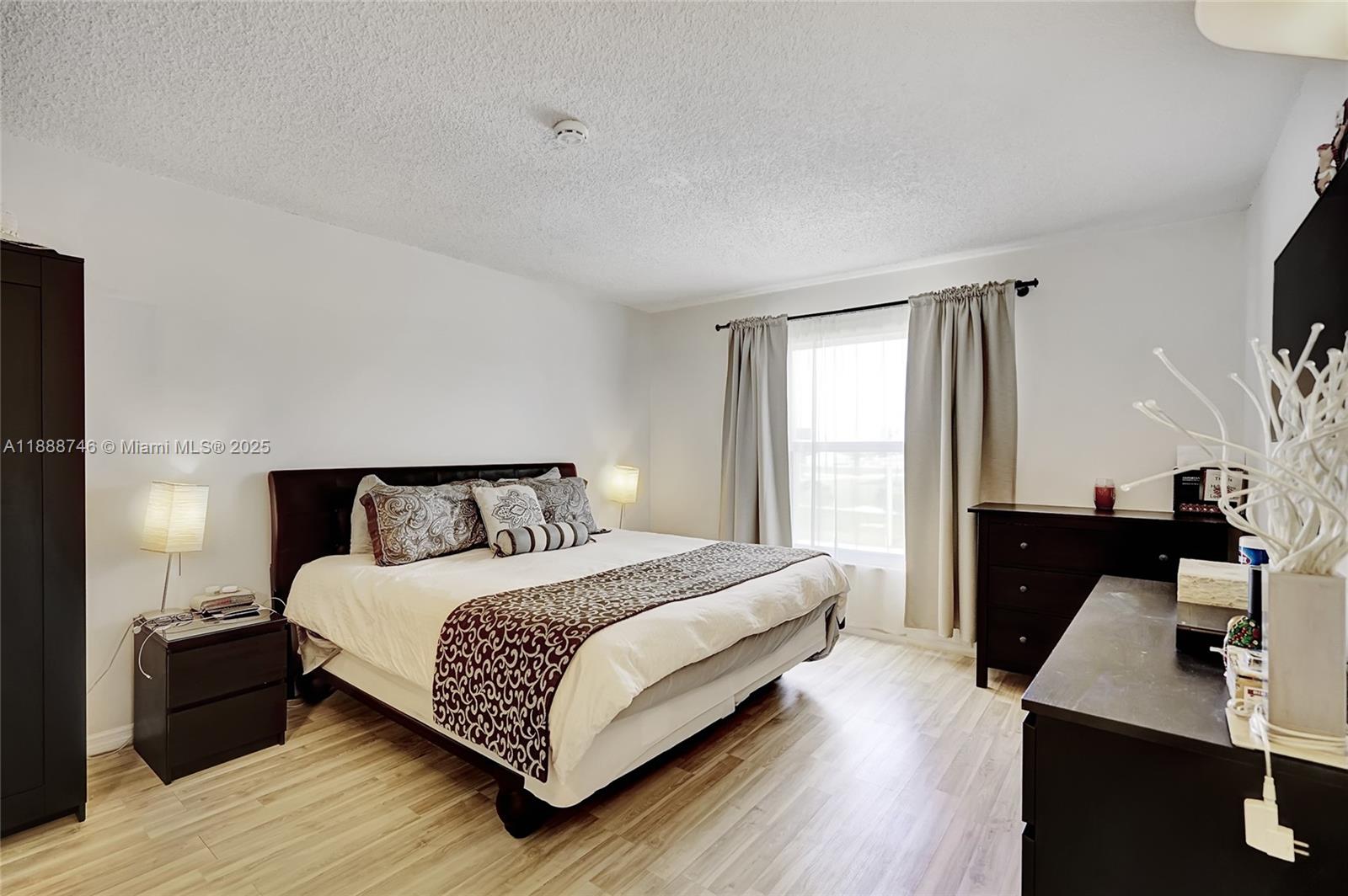 NEWPORT CONDO - Residential Lease