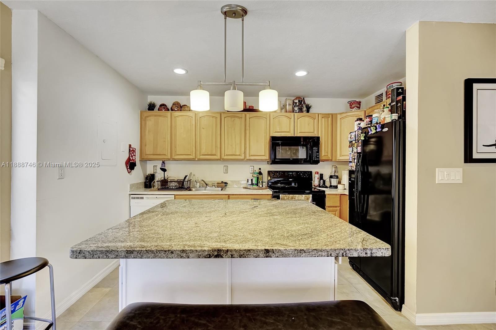 NEWPORT CONDO - Residential Lease
