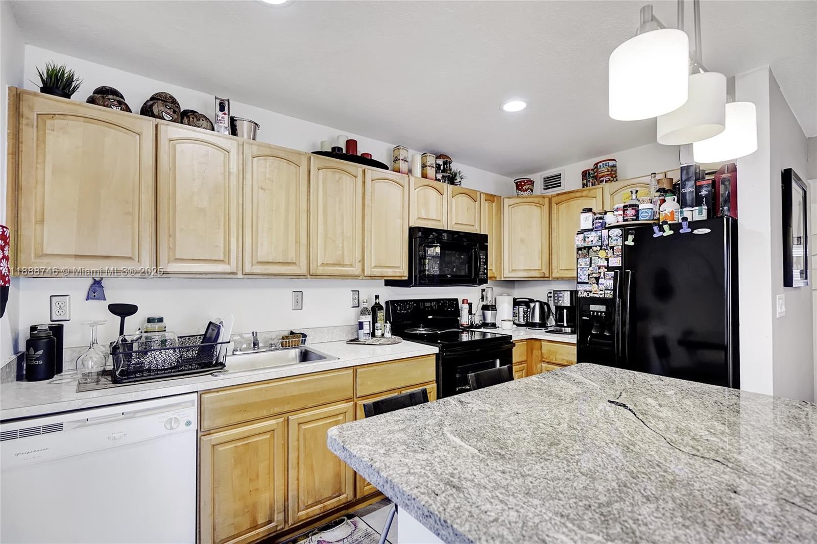 NEWPORT CONDO - Residential Lease