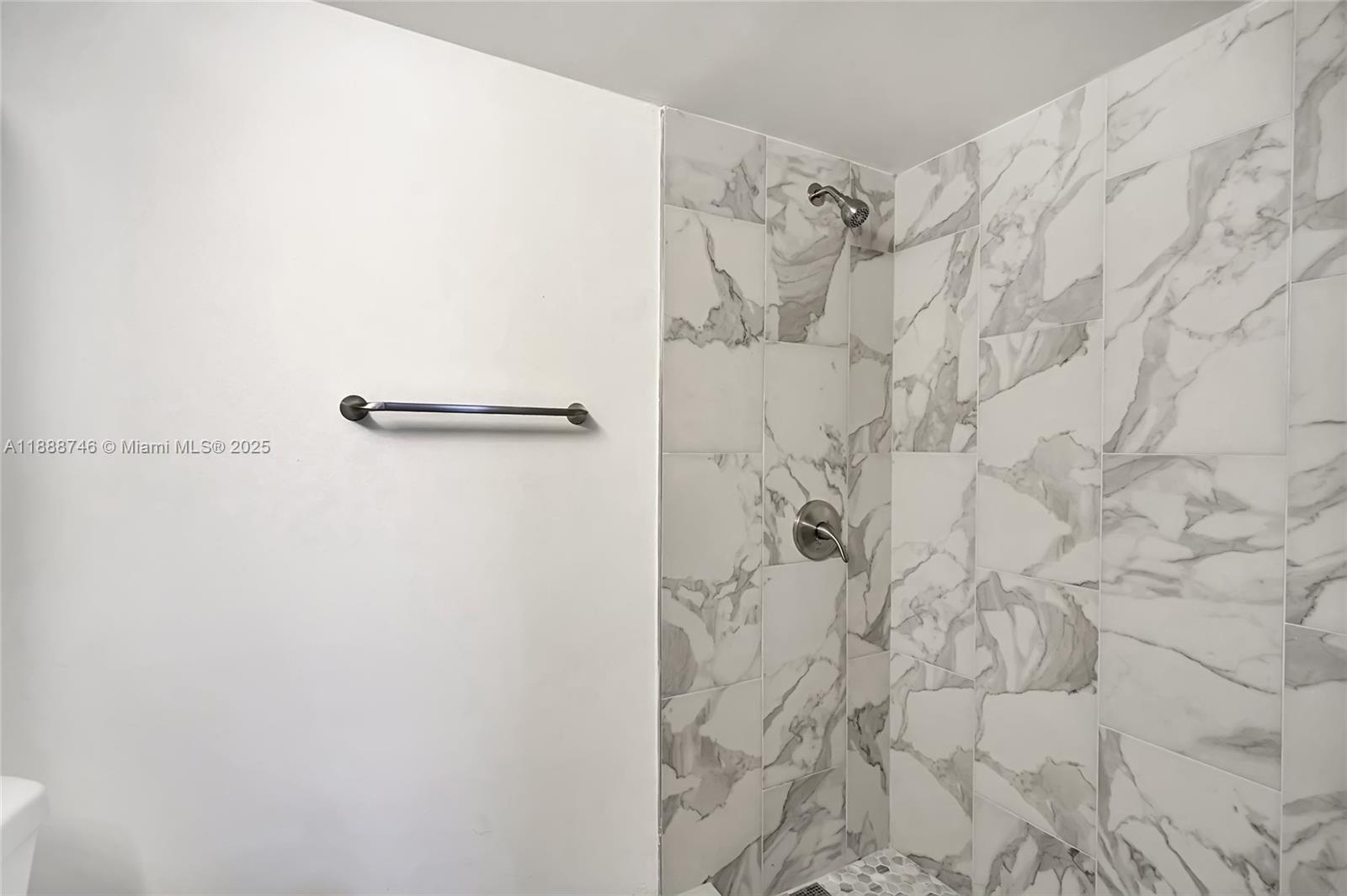 NEWPORT CONDO - Residential Lease