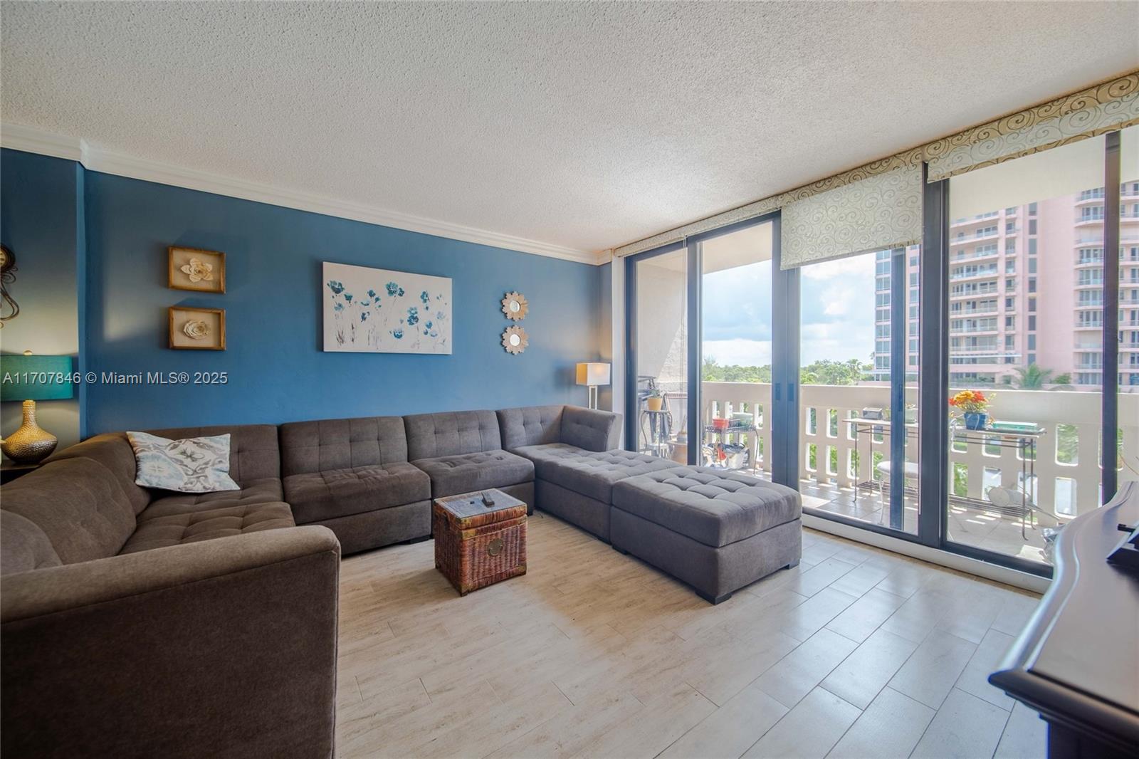 Rental Property at 90 Edgewater Dr 412, Coral Gables, Broward County, Florida - Bedrooms: 1 
Bathrooms: 2  - $2,500 MO.