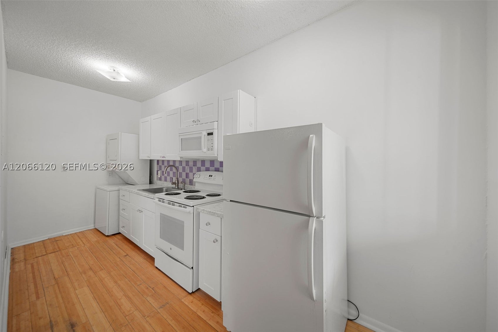 View photos, virtual tours, details... 934 Michigan Ave 207