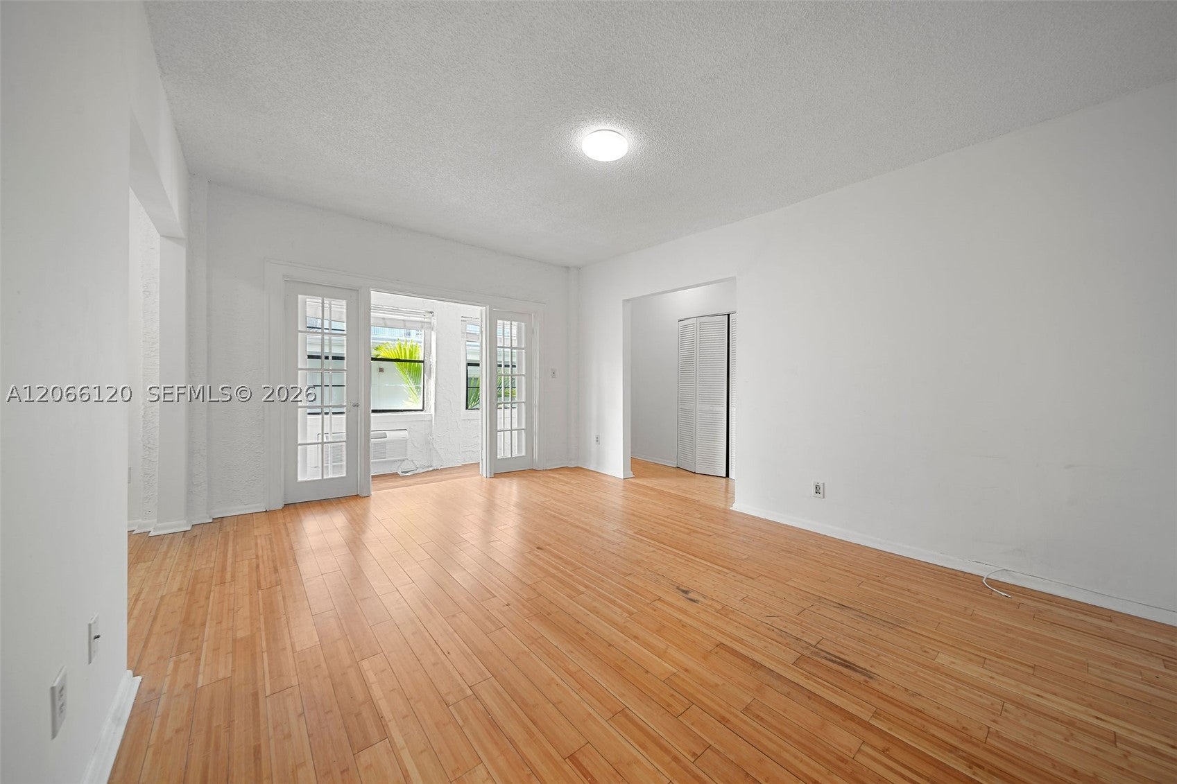 View photos, virtual tours, details... 934 Michigan Ave 207