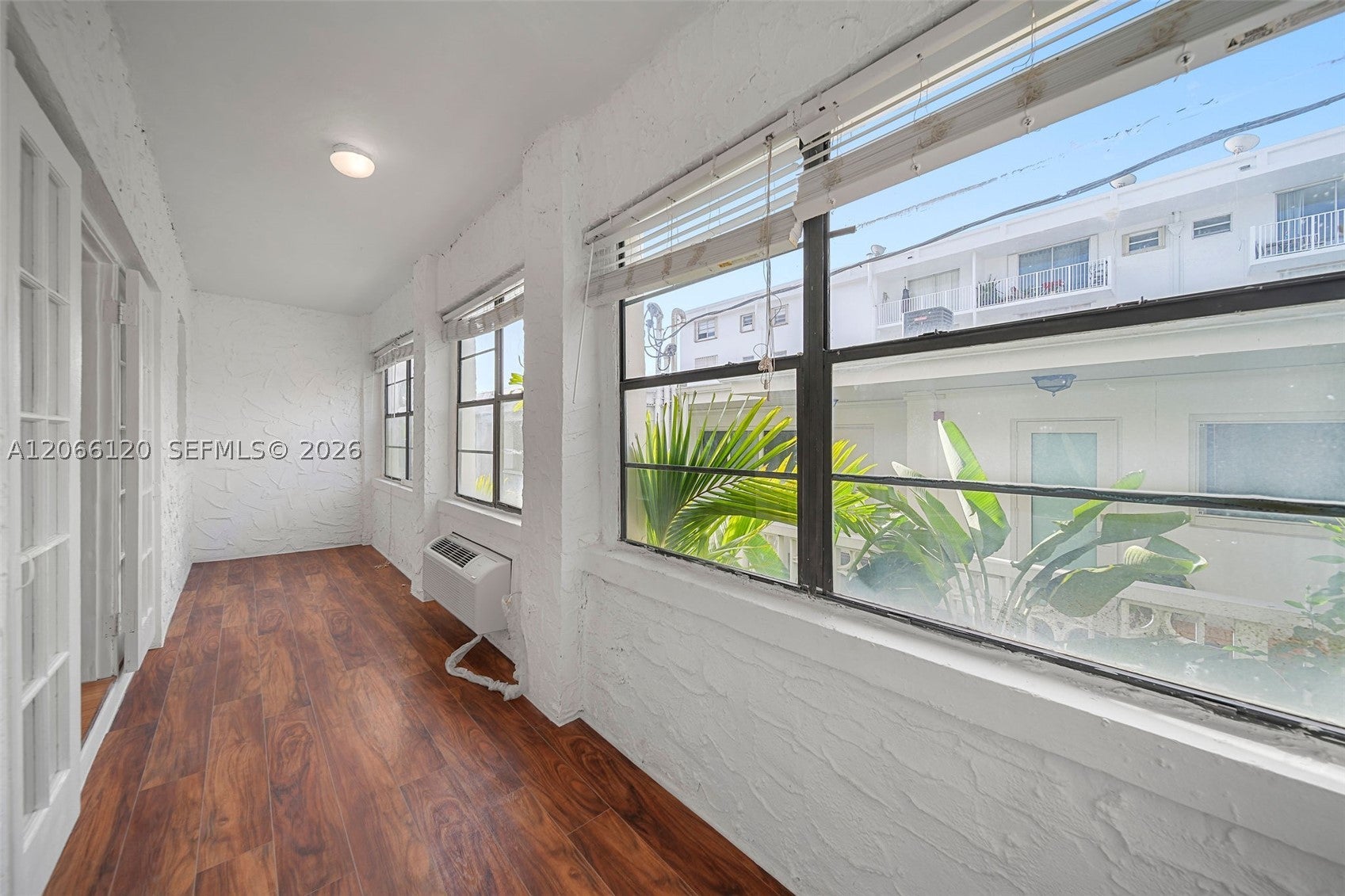 View photos, virtual tours, details... 934 Michigan Ave 207