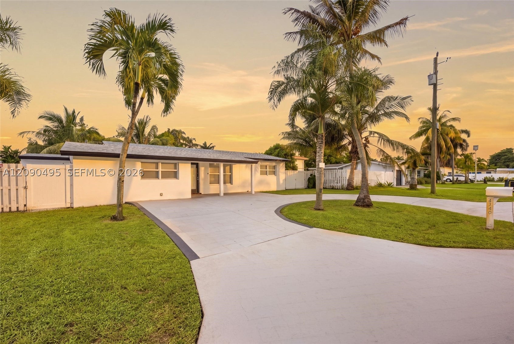 4540 SW 28th Ter