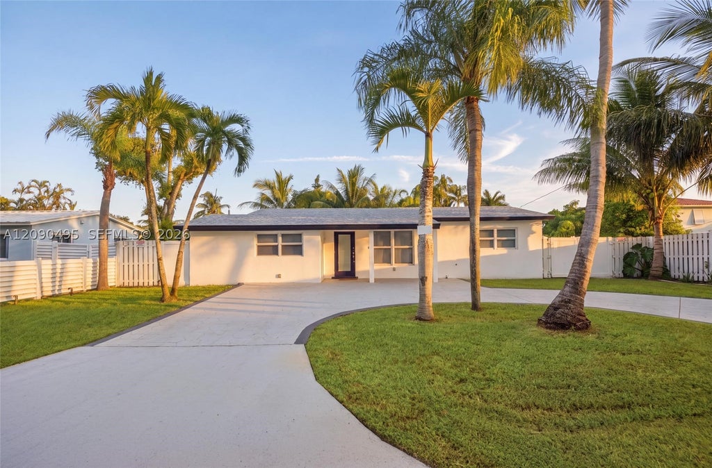 Photo of 4540 SW 28th Ter, Dania Beach, FL 33312 (MLS # A12090495)