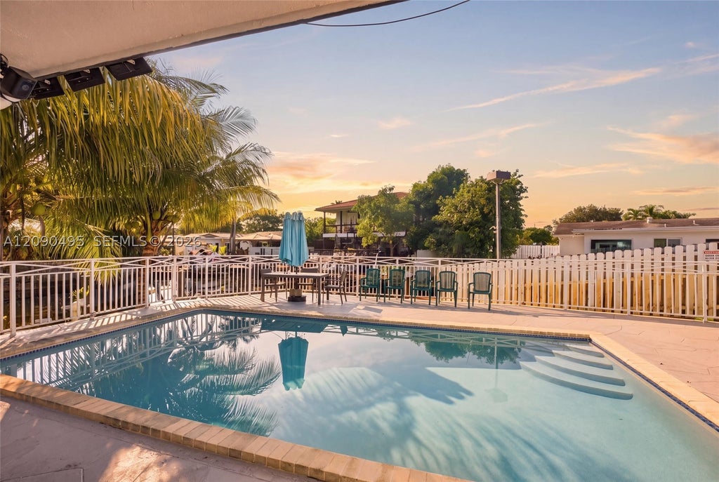 Photo of 4540 SW 28th Ter, Dania Beach, FL 33312 (MLS # A12090495)