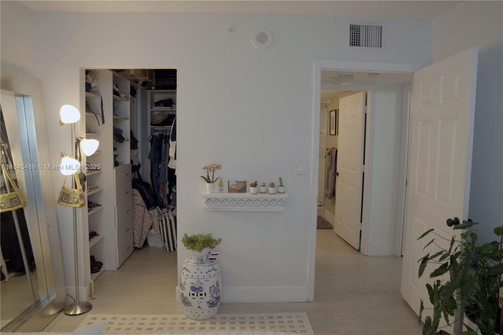 THE MARK ON BRICKELL COND - Residential