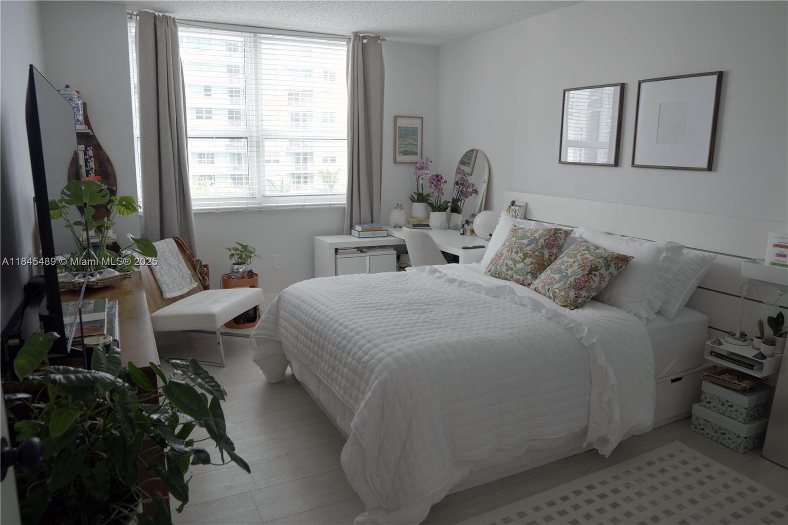 THE MARK ON BRICKELL COND - Residential