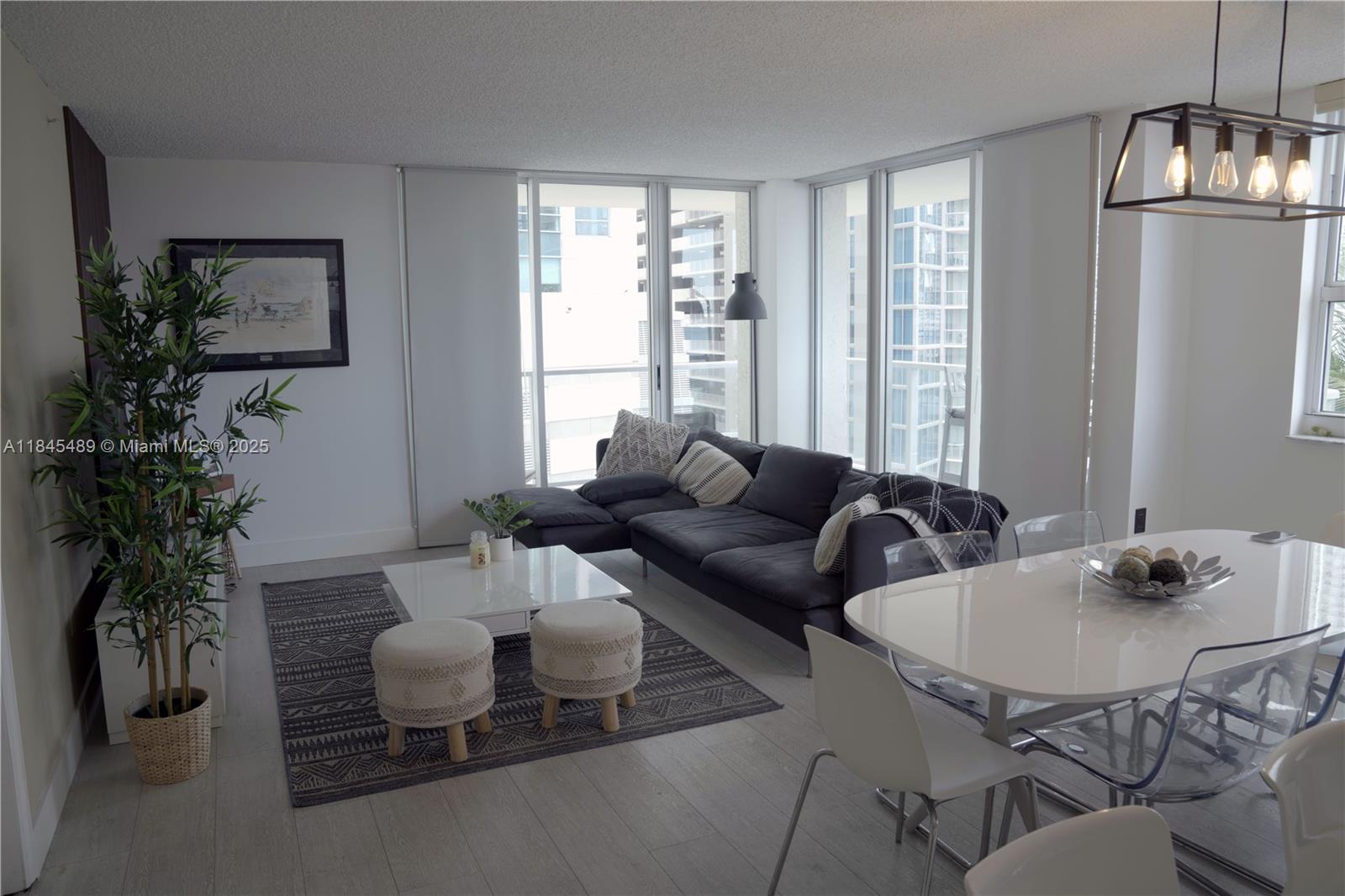 THE MARK ON BRICKELL COND - Residential