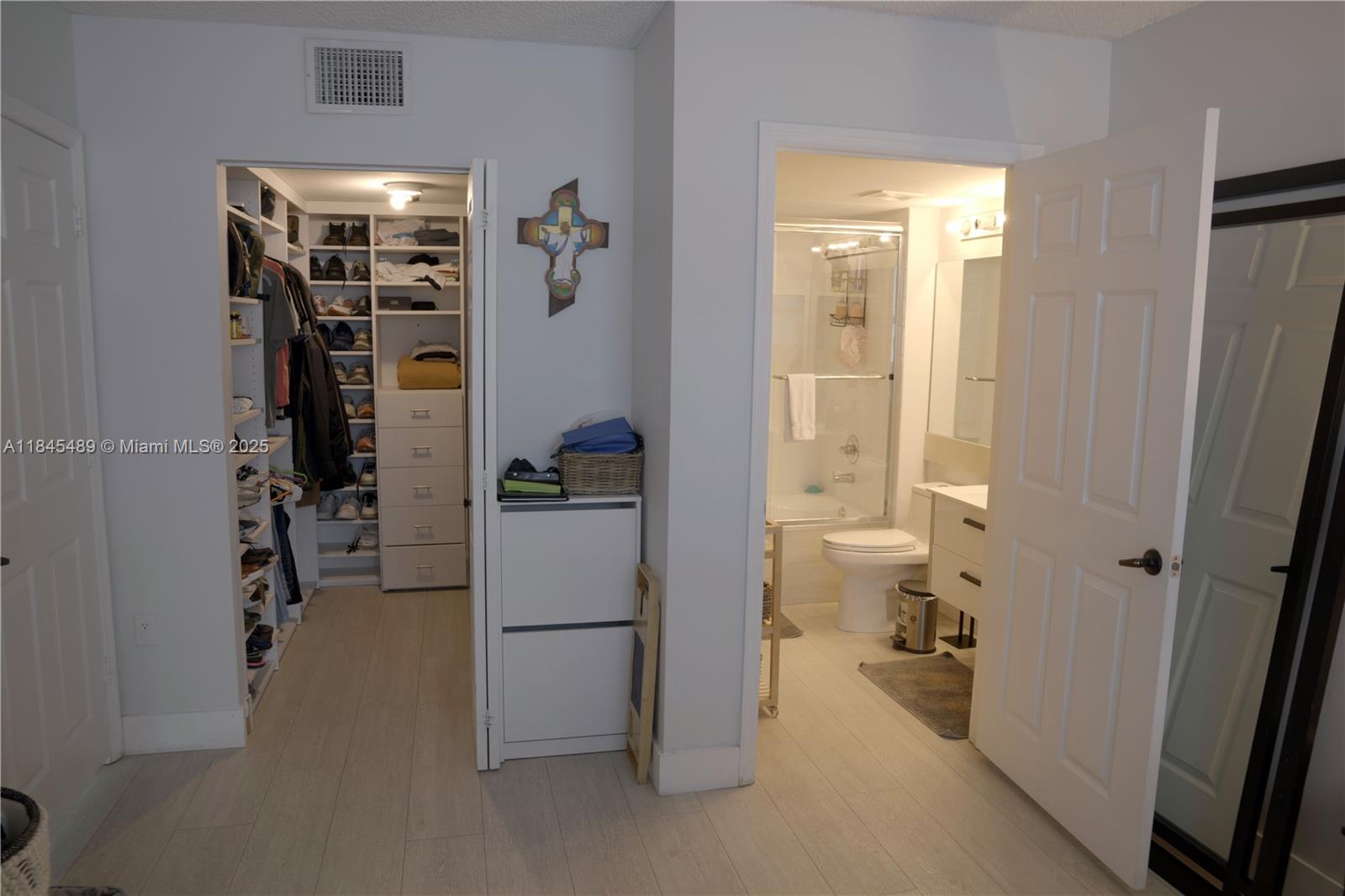 THE MARK ON BRICKELL COND - Residential