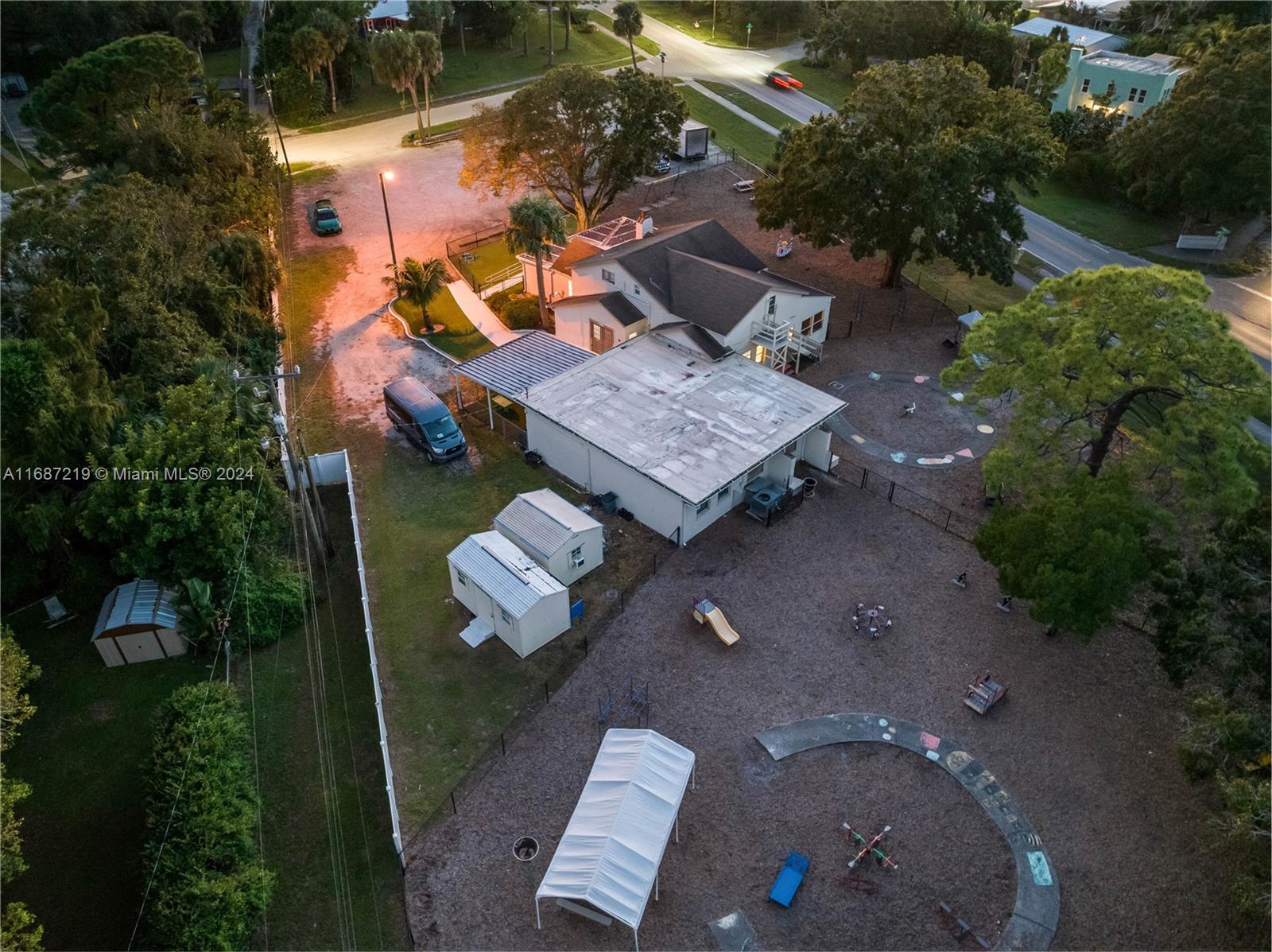 2706 Sunrise Blvd