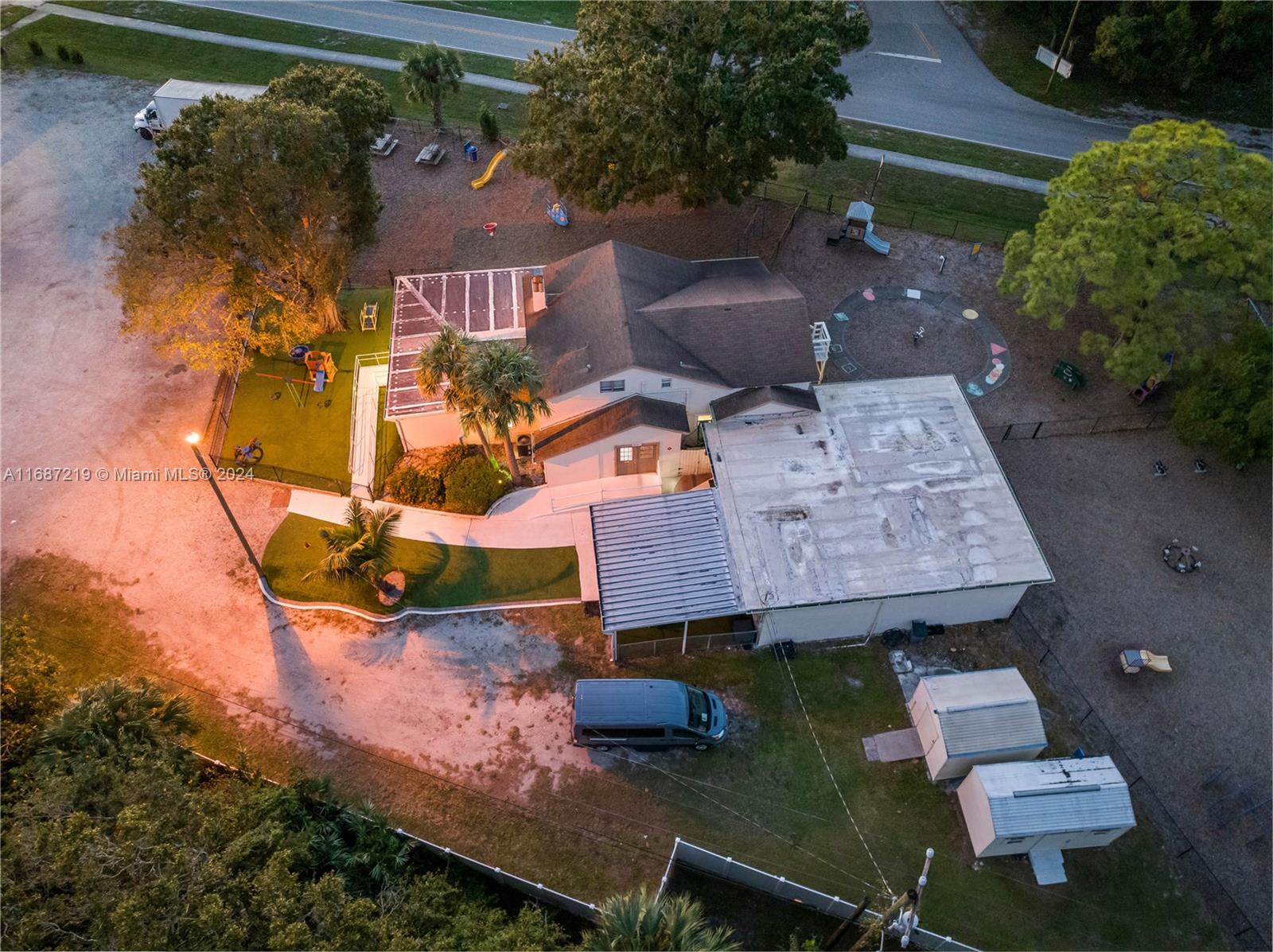2706 Sunrise Blvd