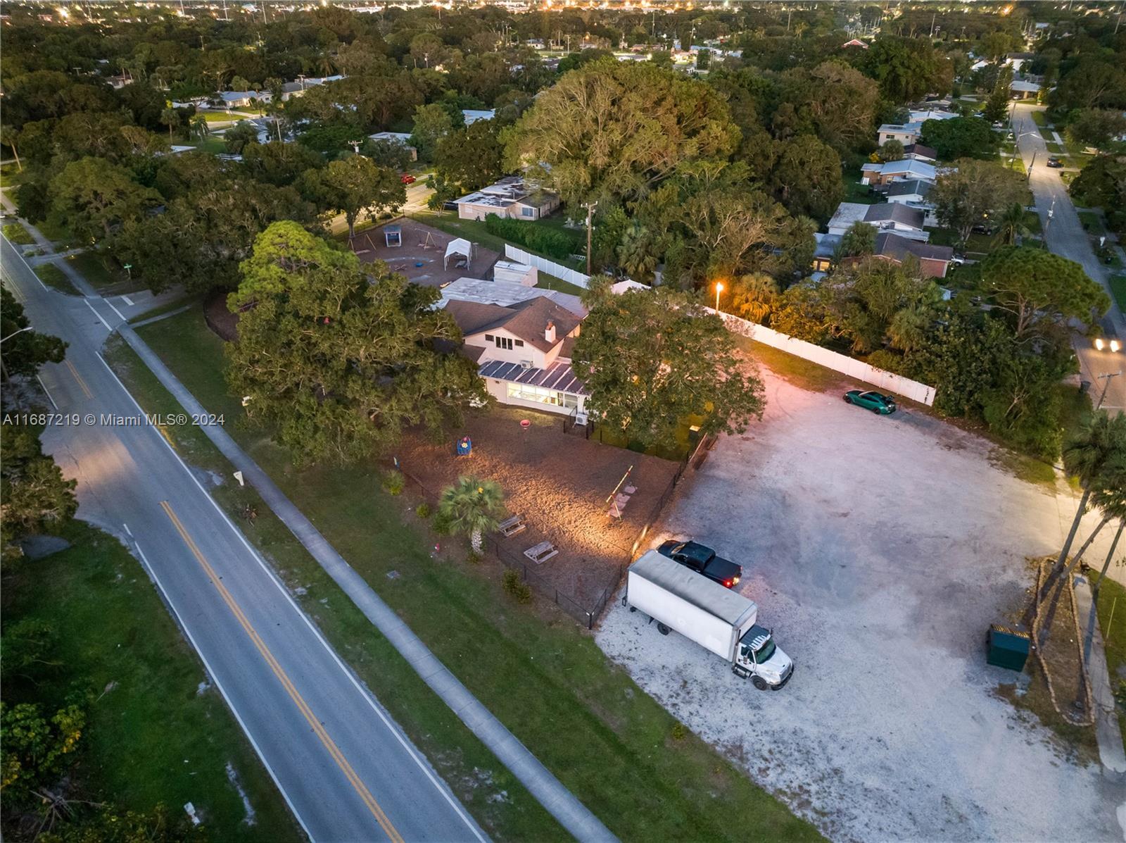 2706 Sunrise Blvd