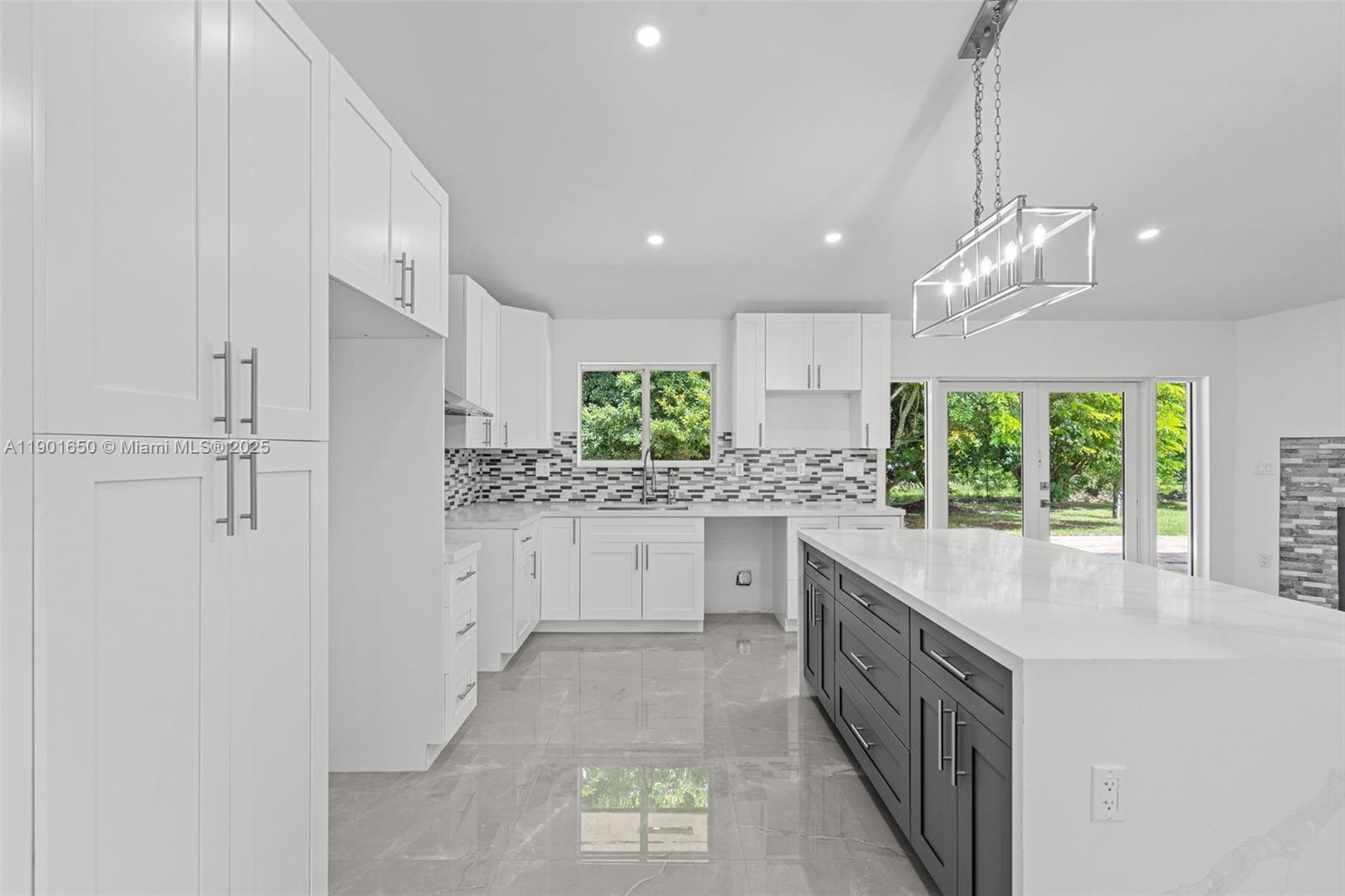 REDLANDS - Residential