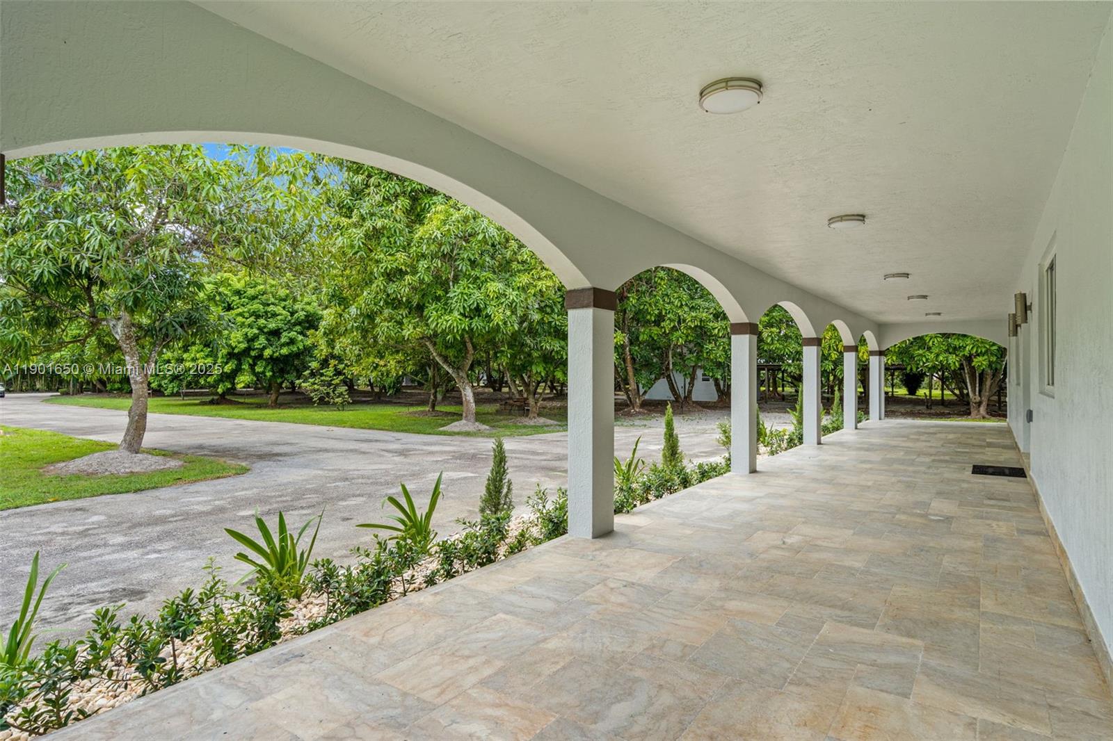 REDLANDS - Residential