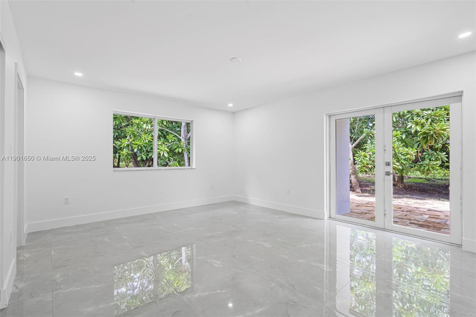 REDLANDS - Residential