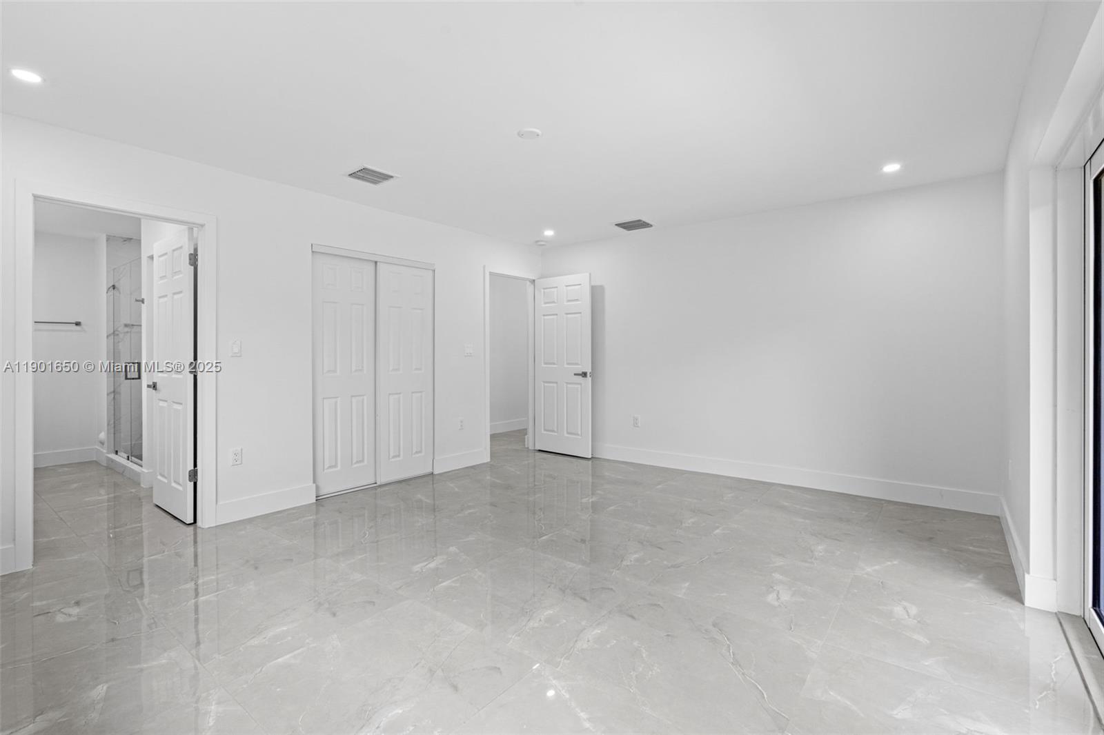 REDLANDS - Residential