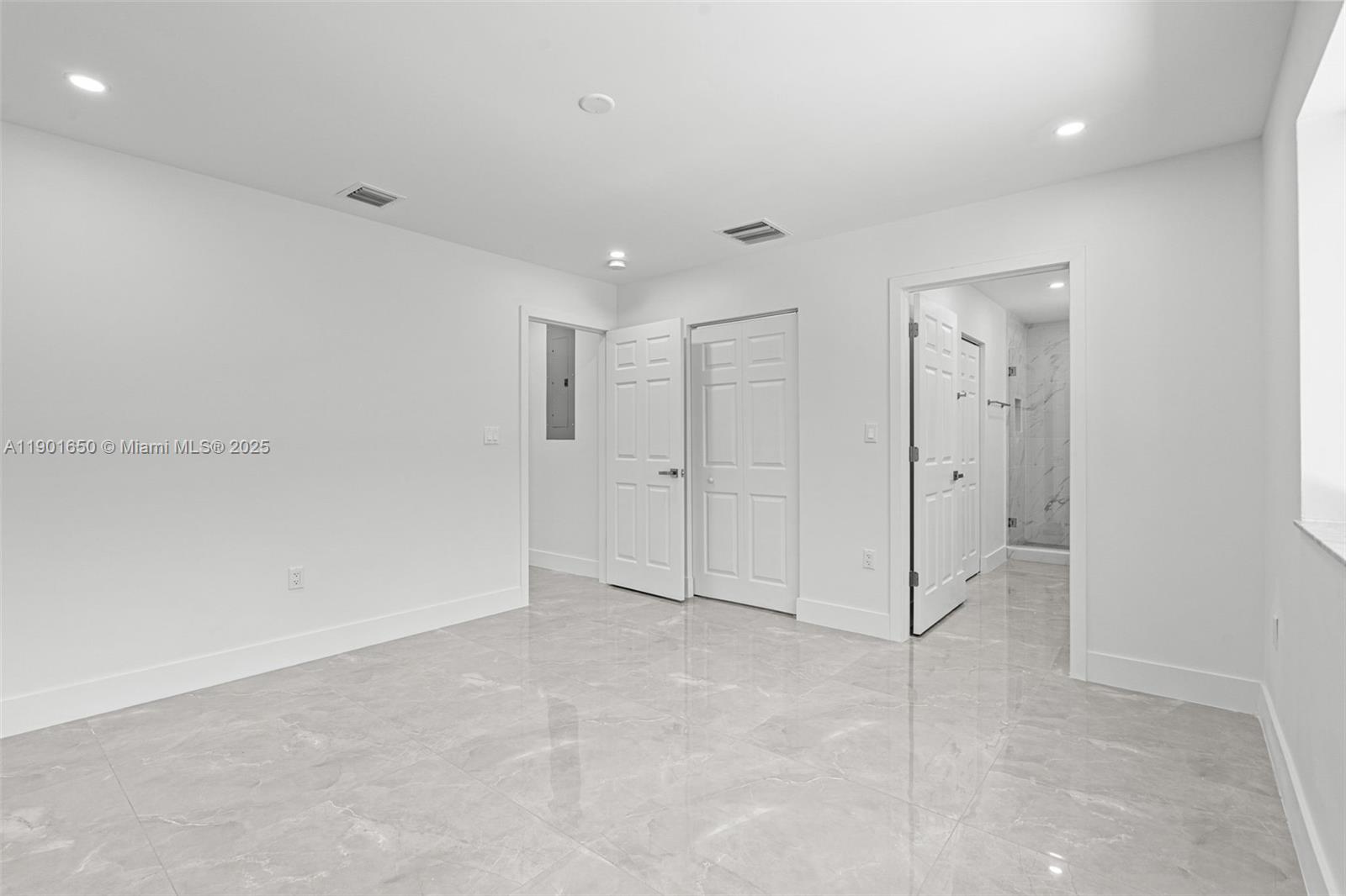 REDLANDS - Residential