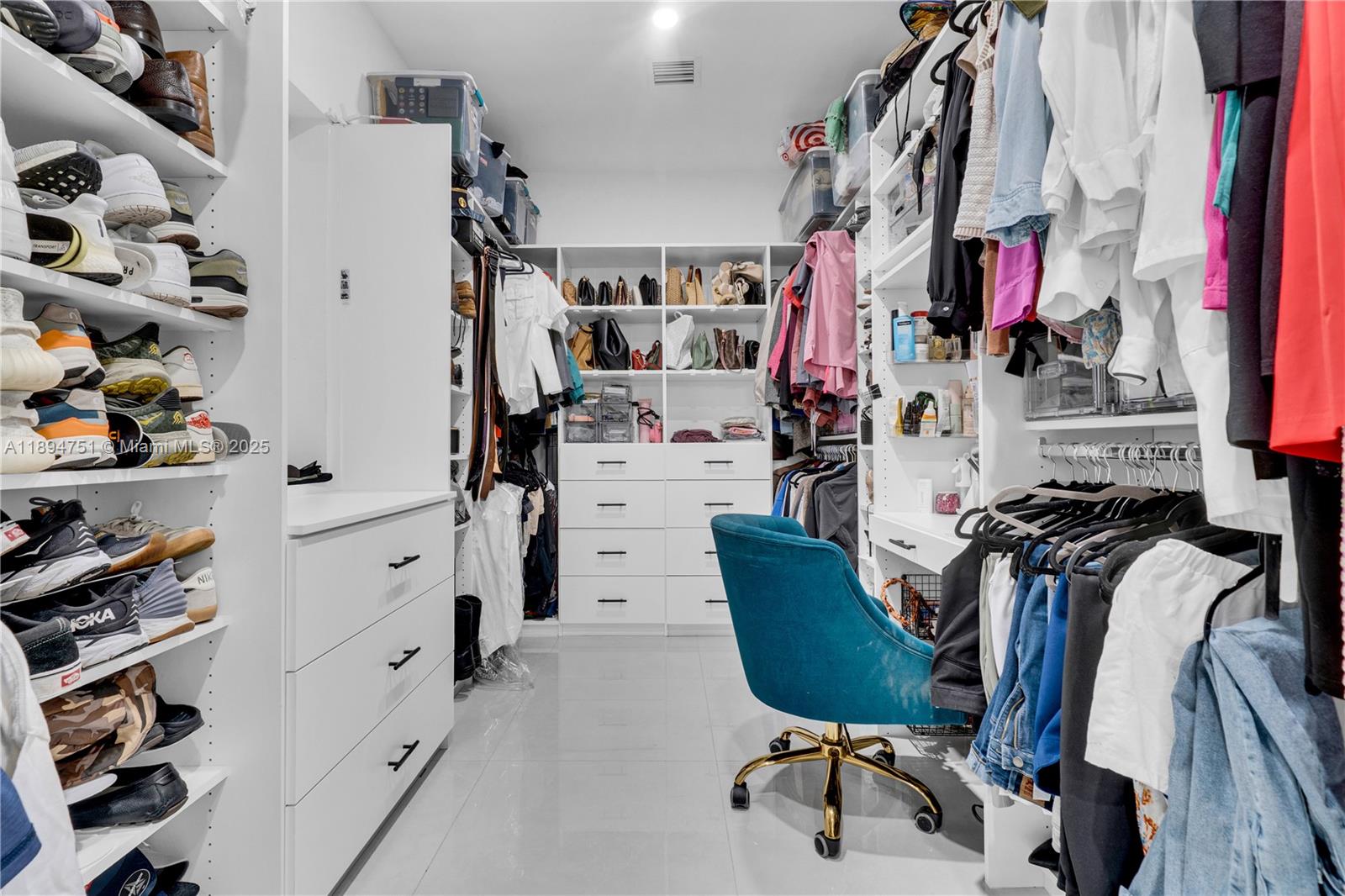 CINEMA PARK COUNTRY CLUB - Residential