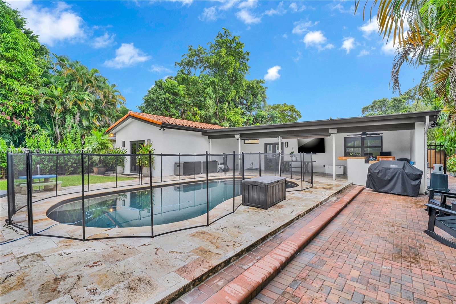 CINEMA PARK COUNTRY CLUB - Residential