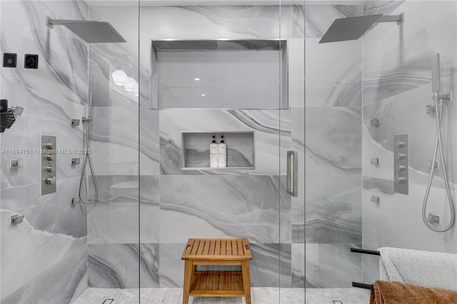 CINEMA PARK COUNTRY CLUB - Residential