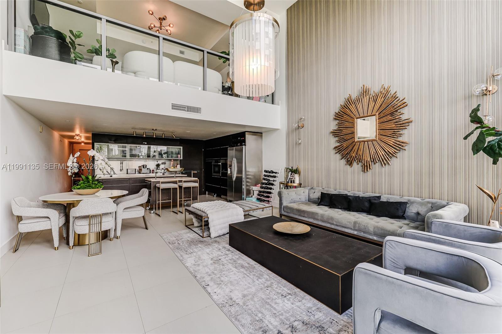 6000 Collins Ave 523